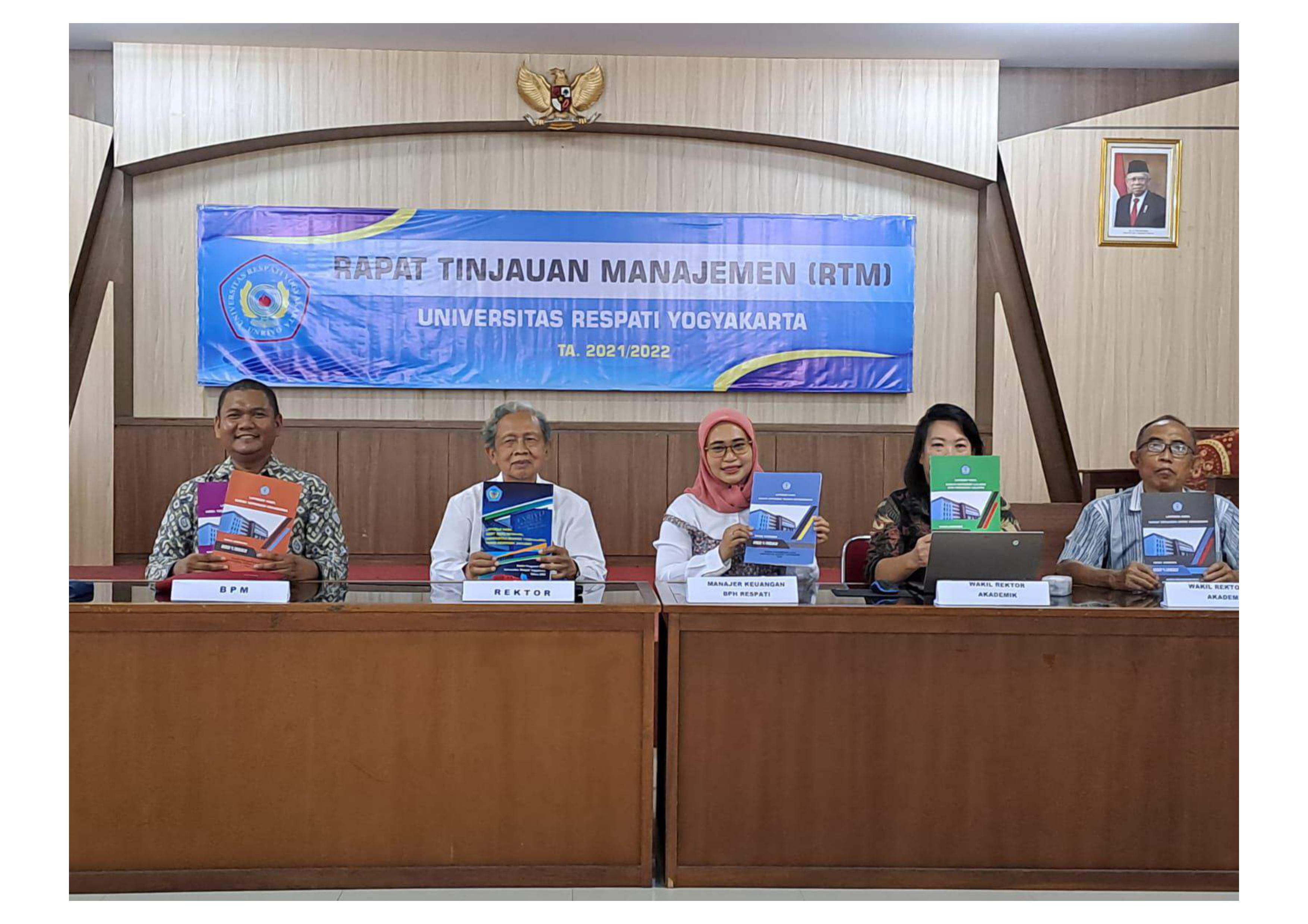 Rapat Tinjauan Manajemen Tahun Akademik 2021/2022 Universitas Respati Yogyakarta