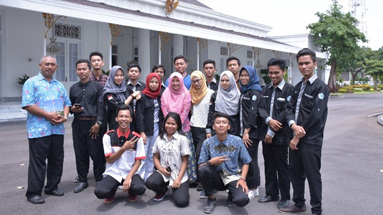 Kuliah Lapangan Mahasiswa Prodi Sistem Informasi di Istana Kepresidenan Yogyakarta