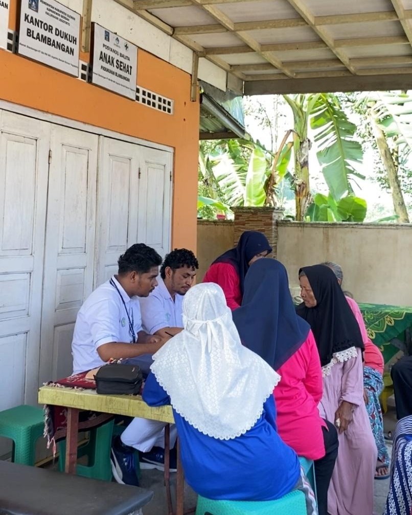 Pemeriksaan Lansia oleh Mahasiswa